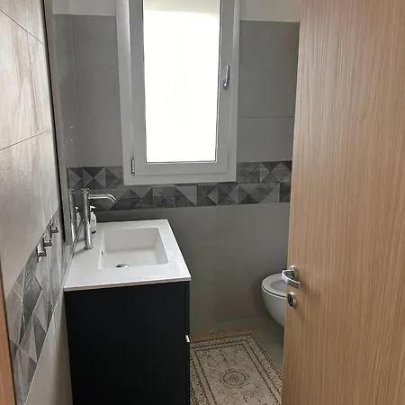 Nagelneue In Strandnaehe In Mittelitalien