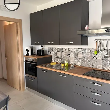 Nagelneue In Strandnaehe In Mittelitalien *