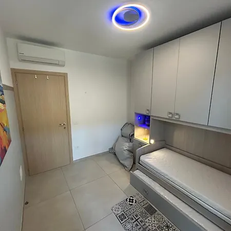 Nagelneue In Strandnaehe In Mittelitalien Alba Adriatica