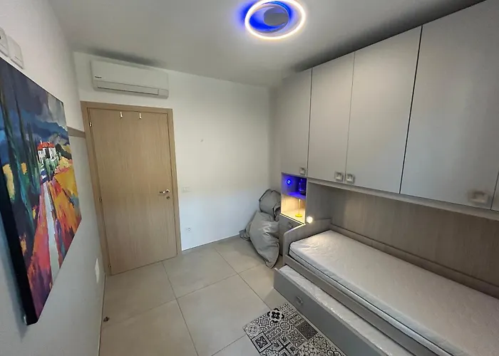 Nagelneue In Strandnaehe In Mittelitalien Alba Adriatica